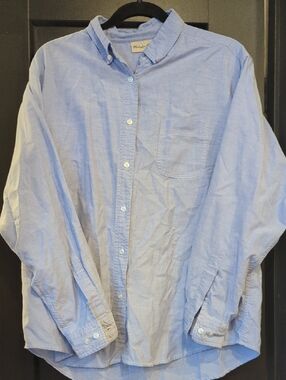 Casual Button-Down Shirt in Light Blue
